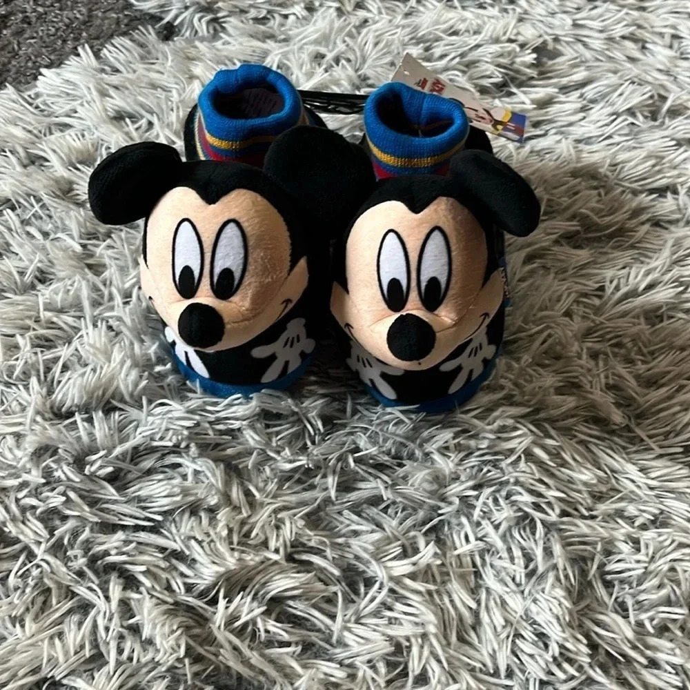 New Mickey Mouse Slippers Size 7/8